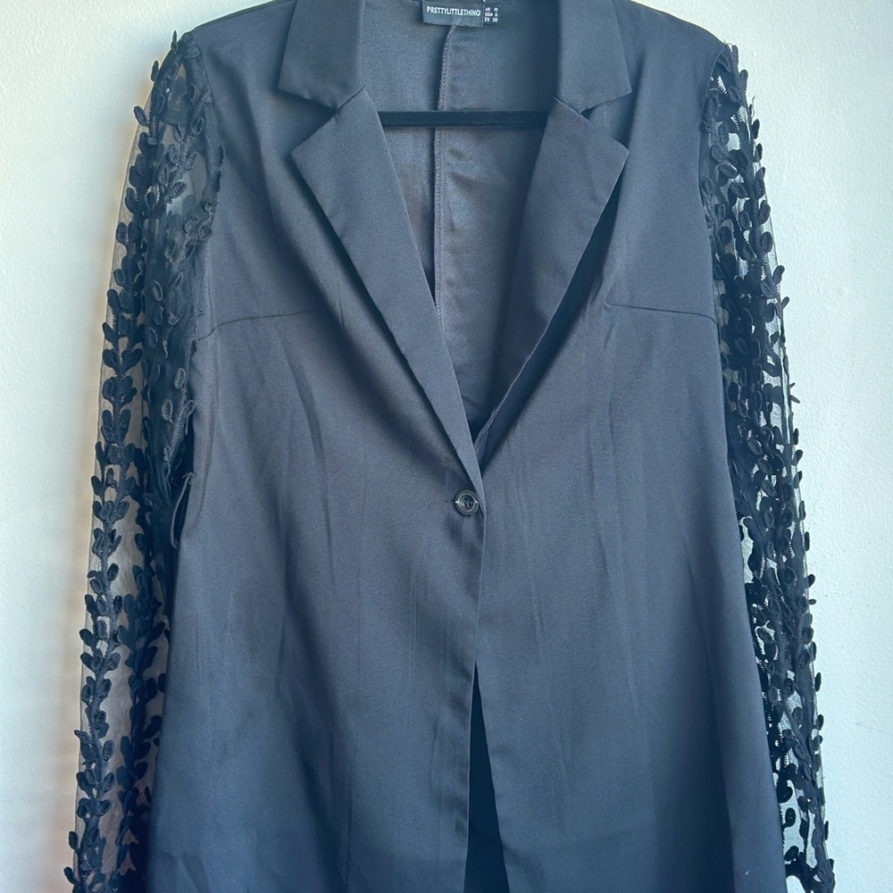 PrettyLittleThing Elegant Black Blazer with Lace Sleeves